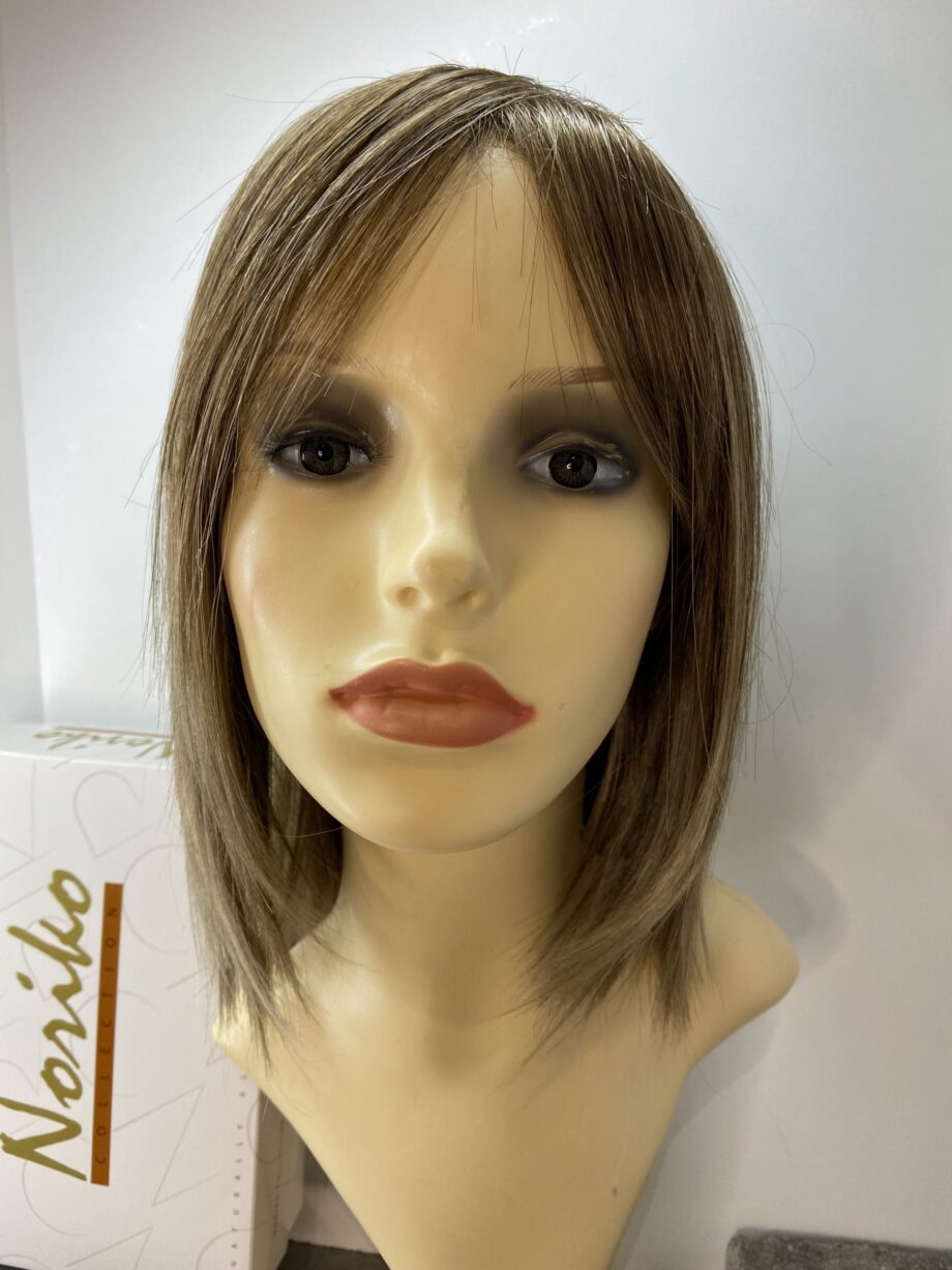 New mid brown wig. Bnbrms58