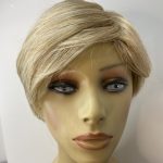 Blonde short wig. Plblss6024