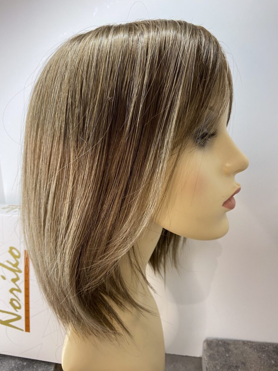 New mid brown wig. Bnbrms58