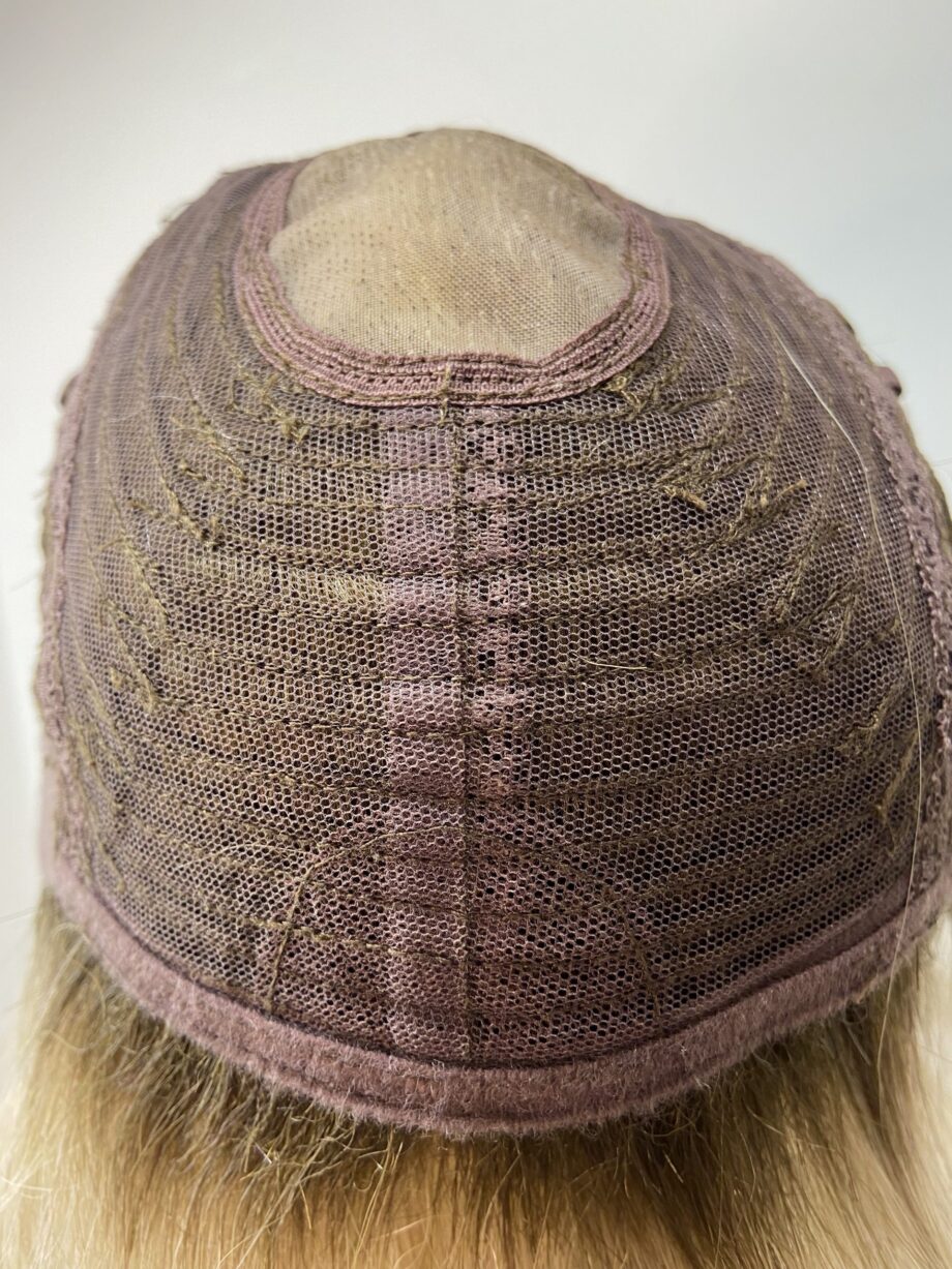 Blonde rooted mid length. Plblms6023