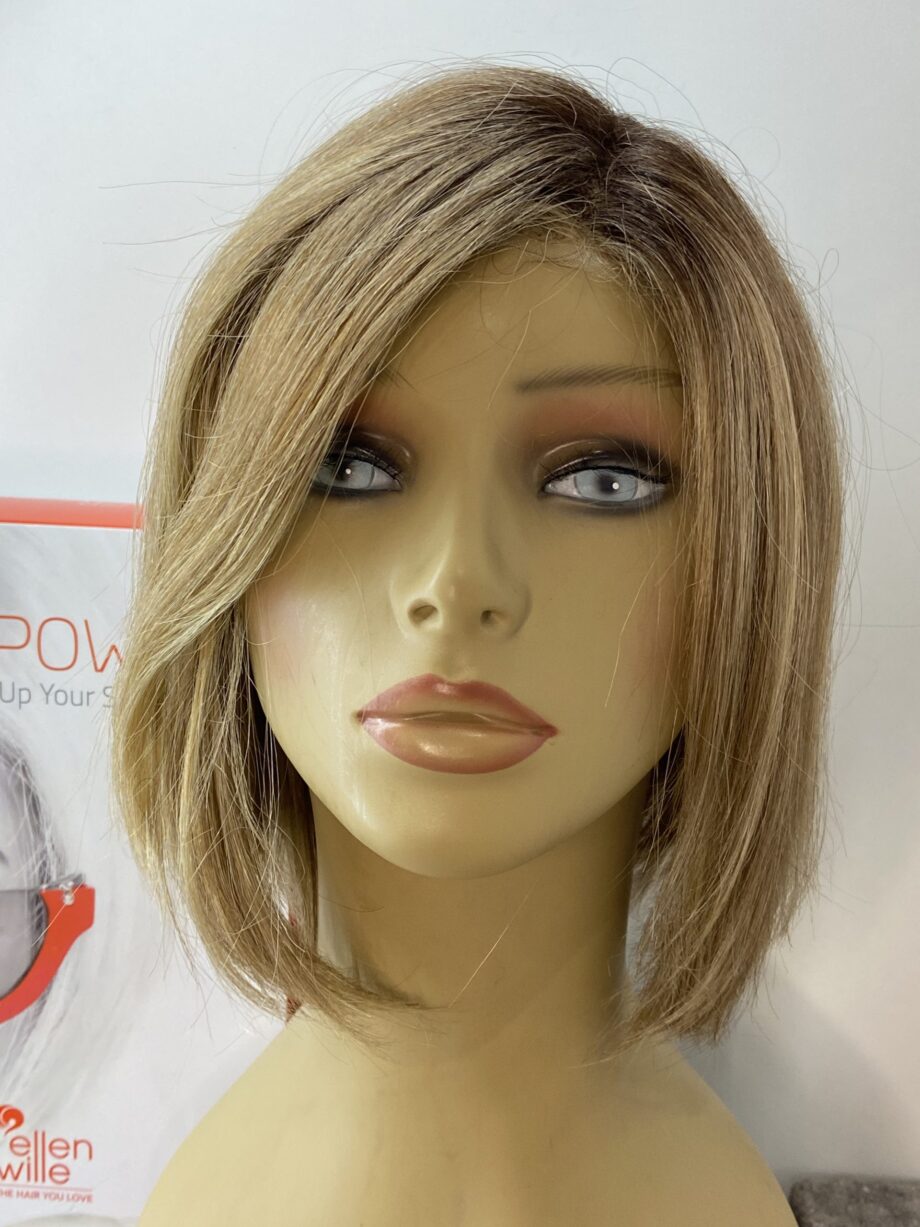 Blonde wig. Bblms61
