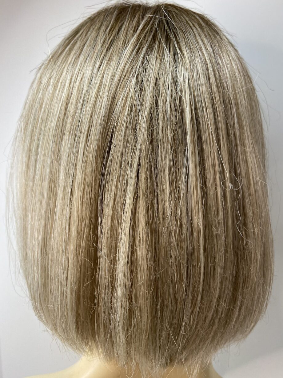 Blonde rooted wig. Plblms6021