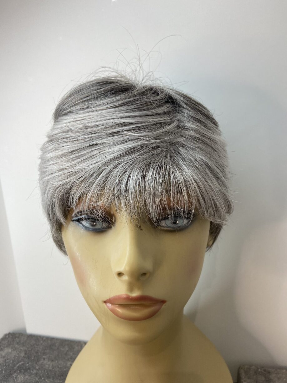 Silver short wig. Plgss6019