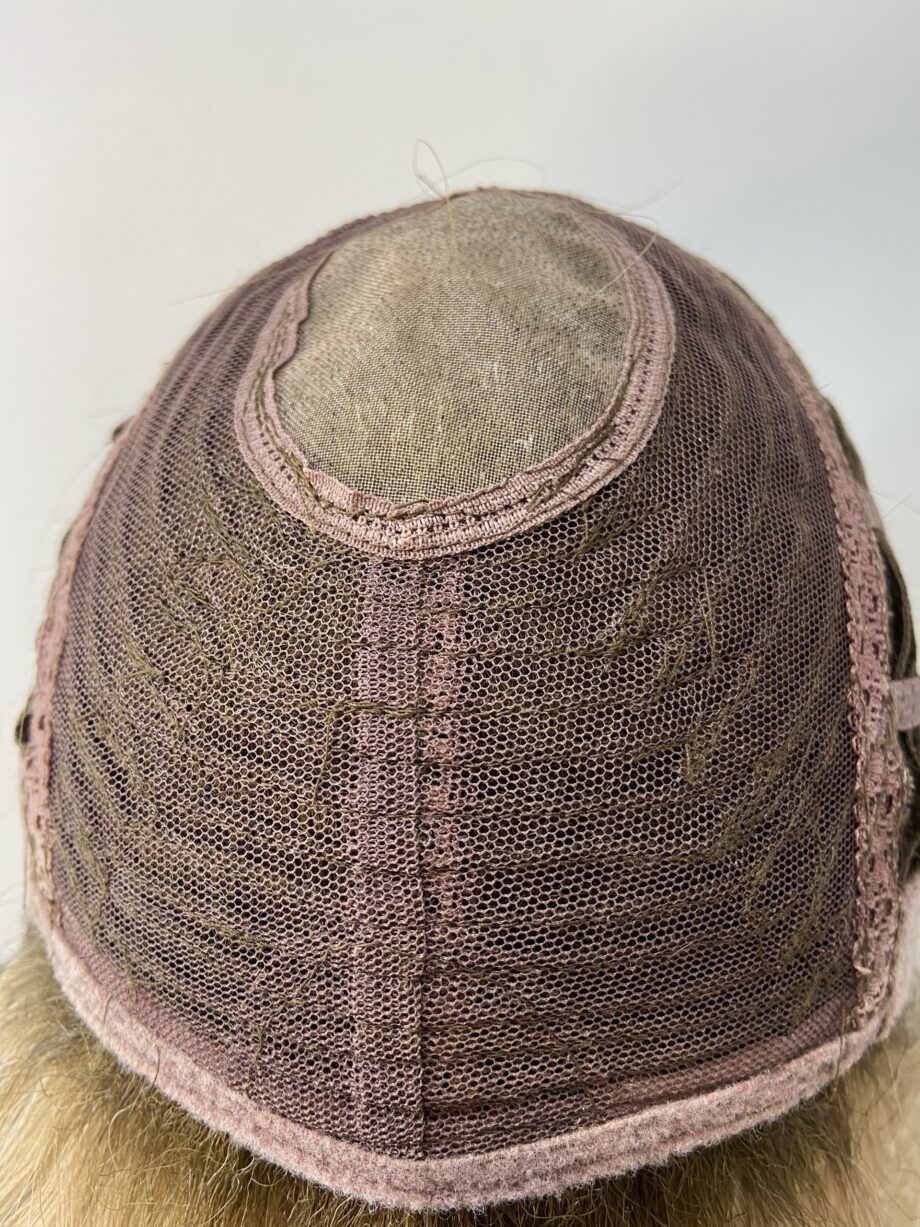 Rooted blonde wig. Plblms6022