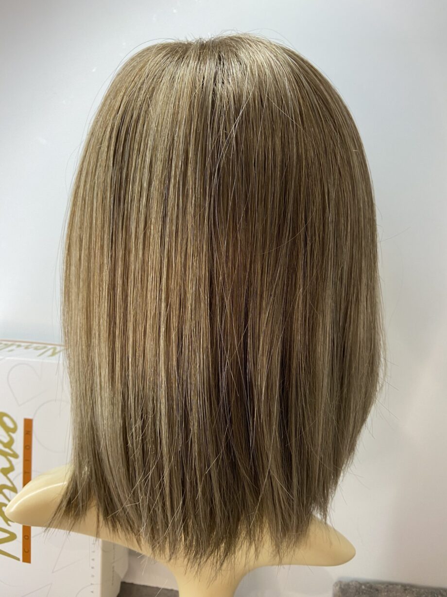 New mid brown wig. Bnbrms58