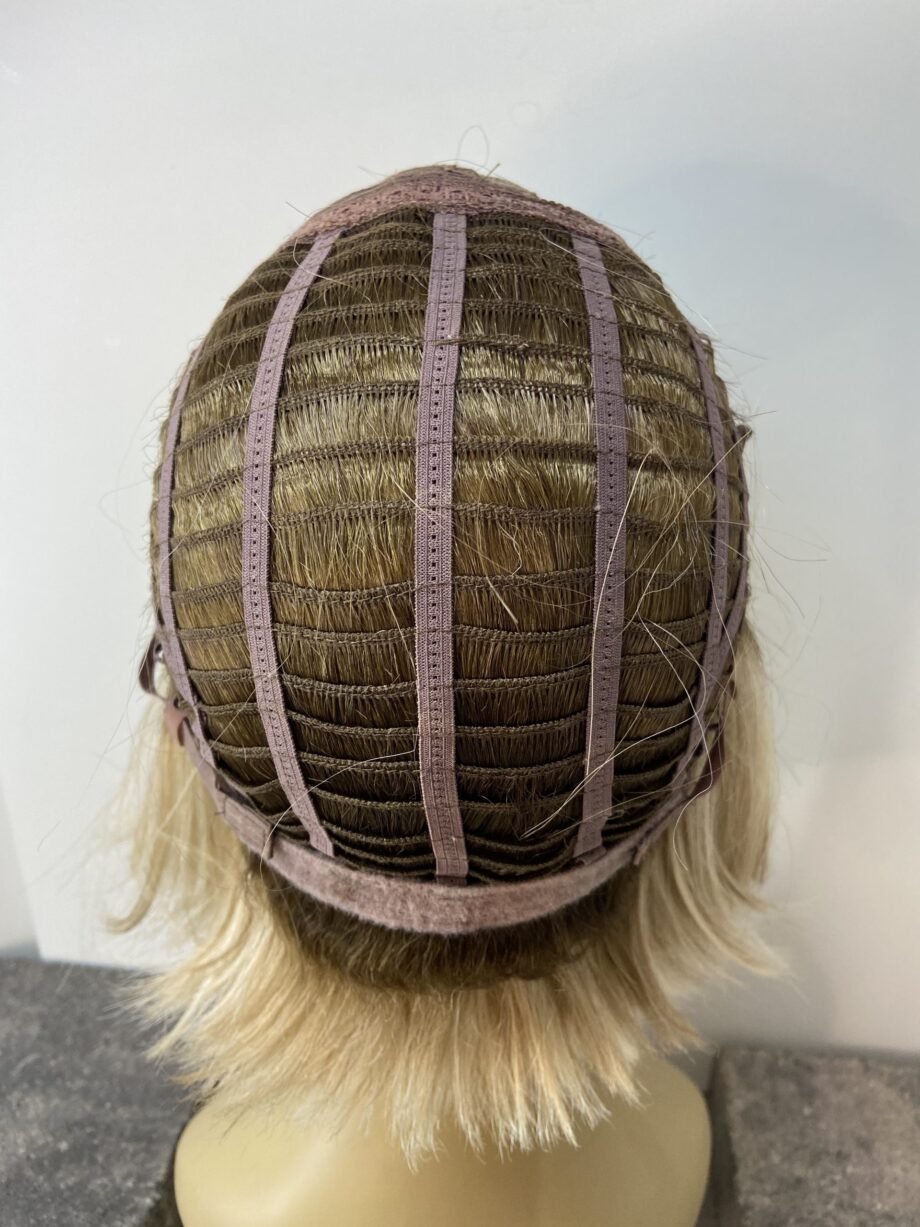 Rooted blonde wig. Plblms6022
