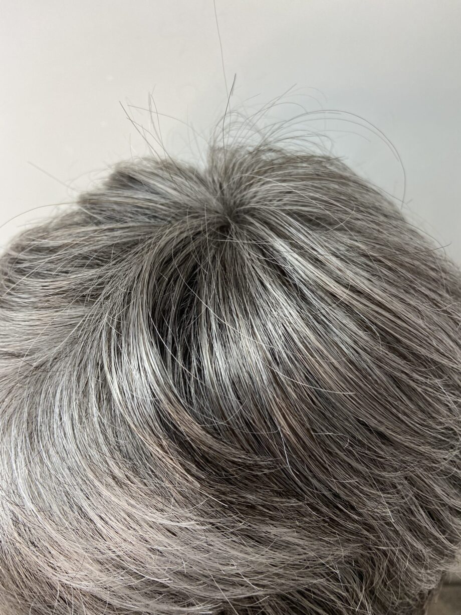 Silver short wig. Plgss6019