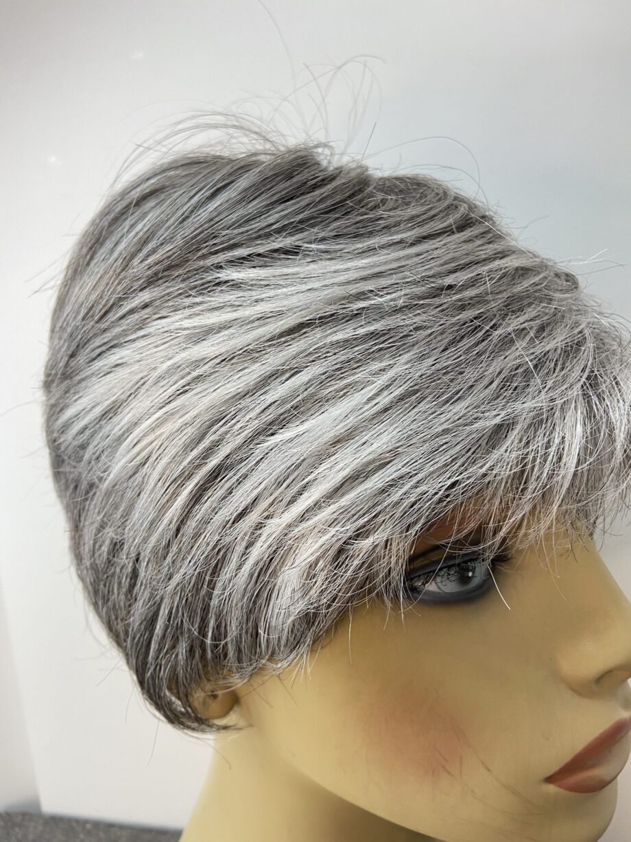 Silver short wig. Plgss6019