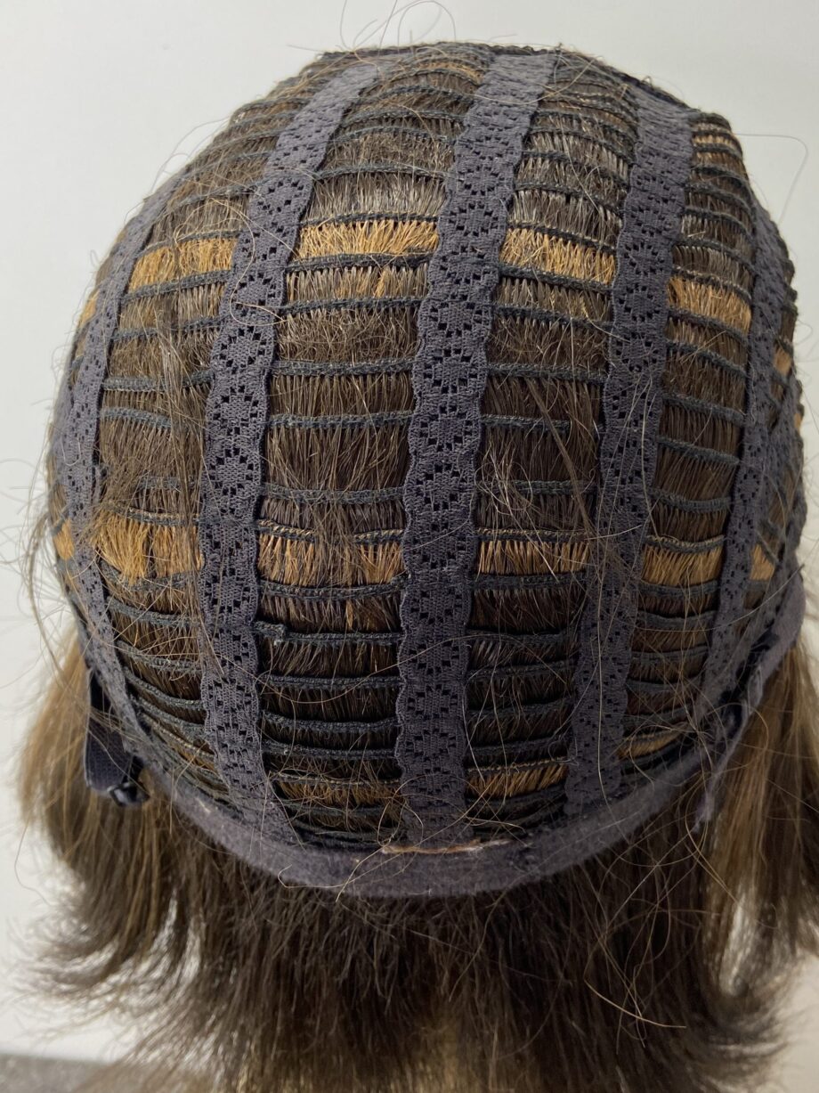 Mid length brown wig. Pplbrms789