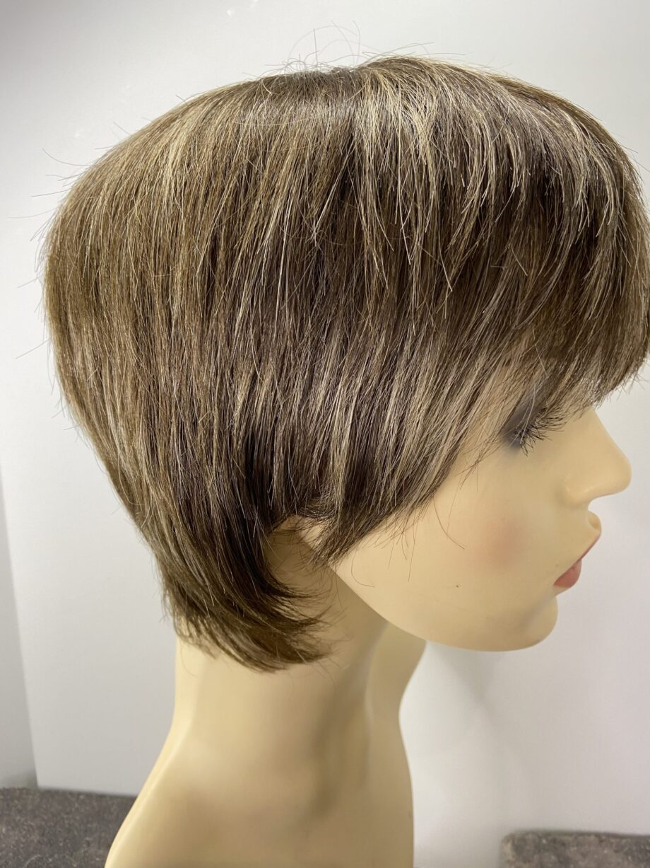 Short highlighted brown pplbrss790