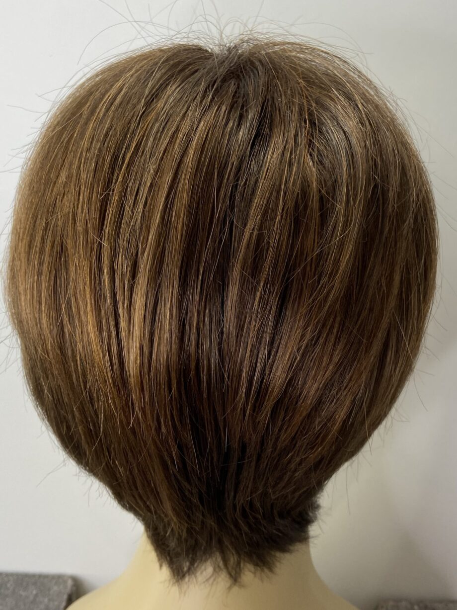 Auburn / brown short wig. Pplbrss791