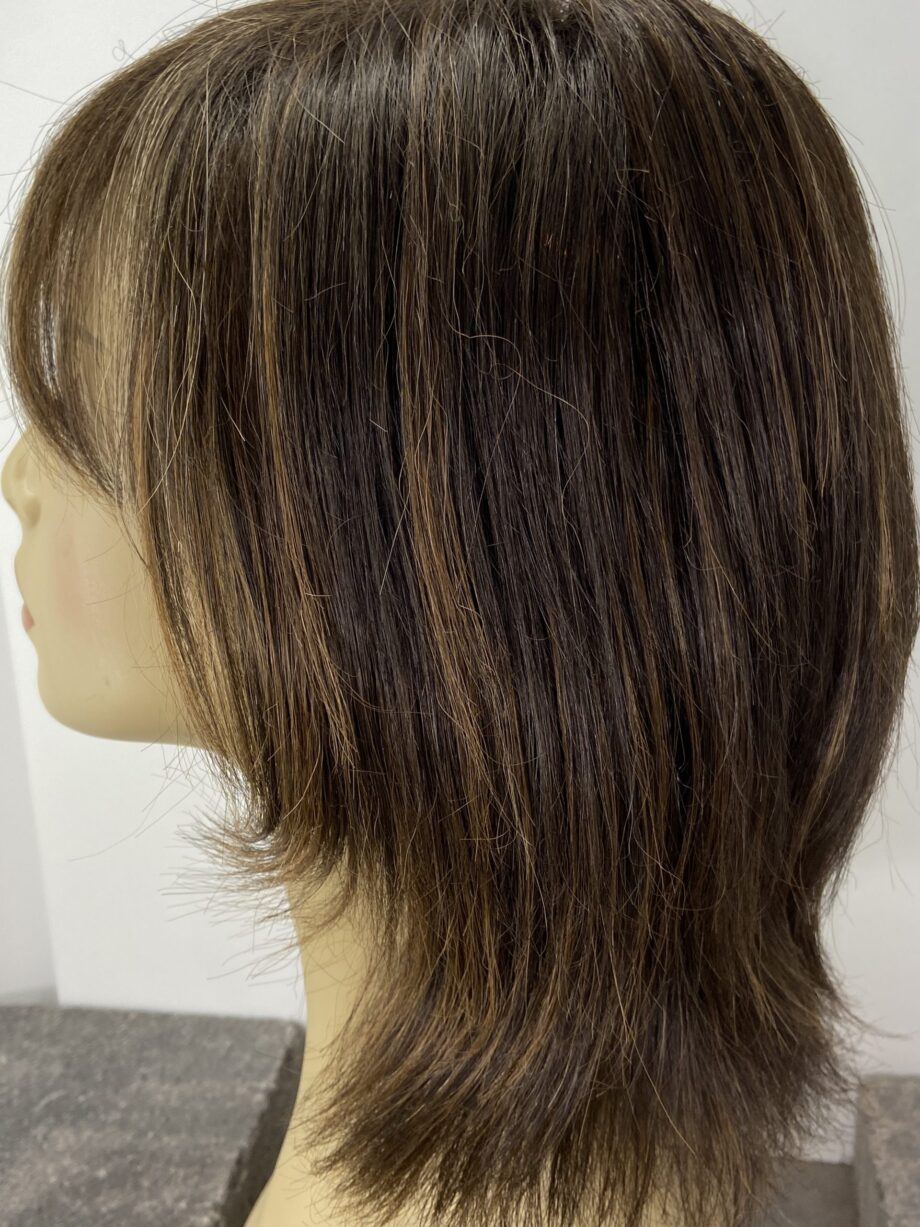 Mid length brown wig. Pplbrms789