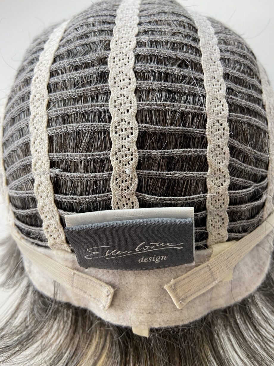 Silver short wig. Plgss6019