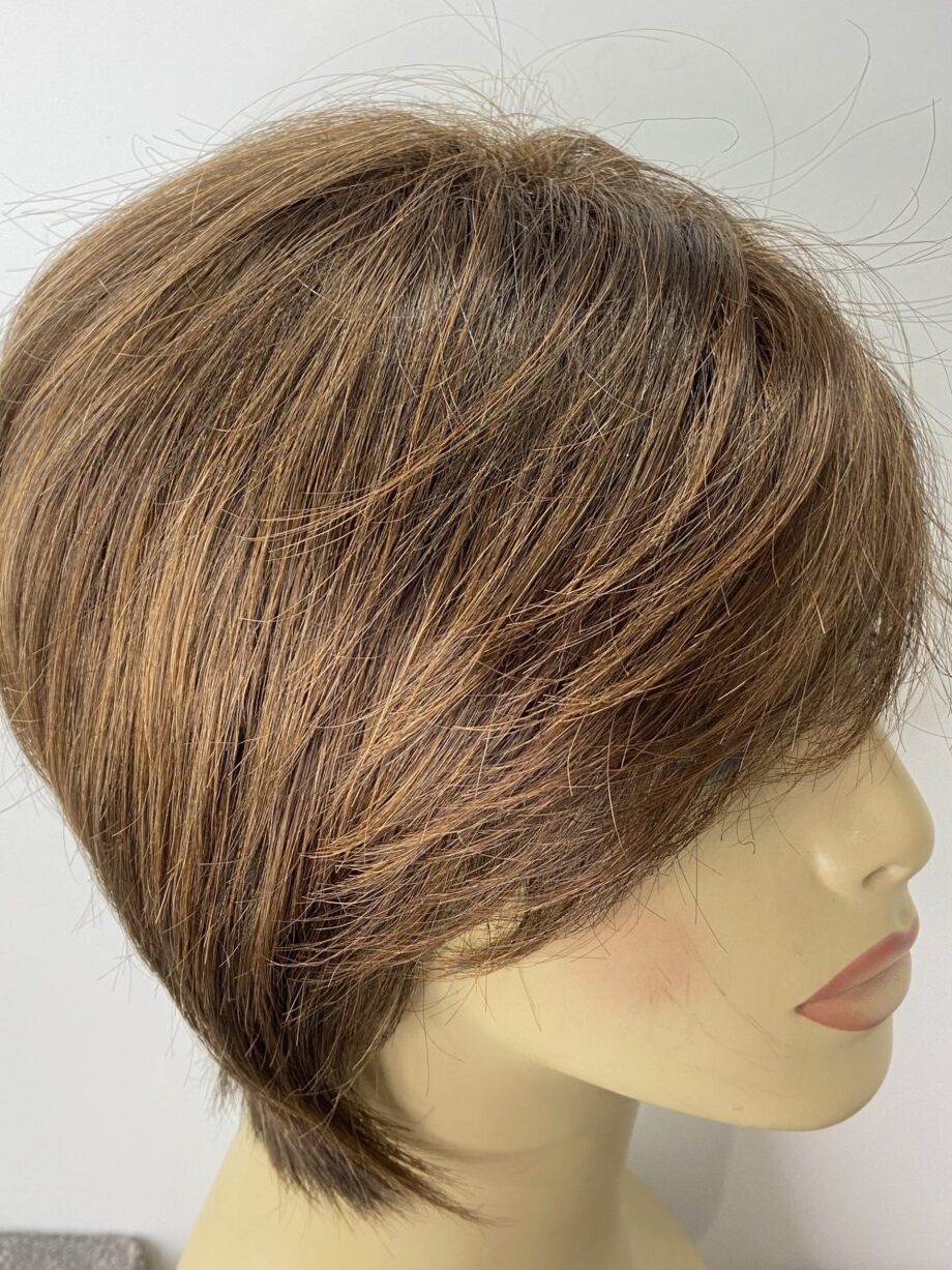 Auburn / brown short wig. Pplbrss791