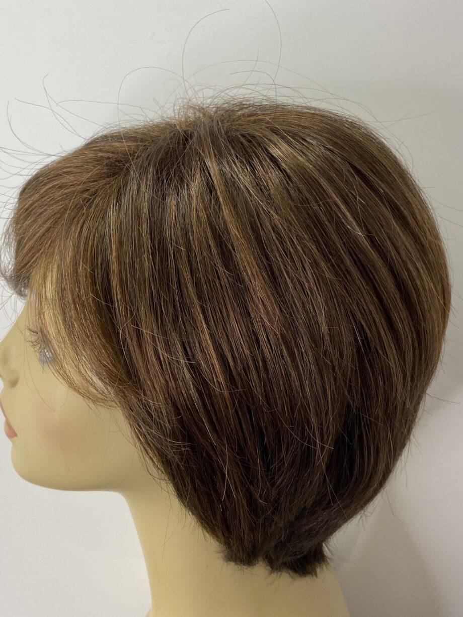 Auburn / brown short wig. Pplbrss791