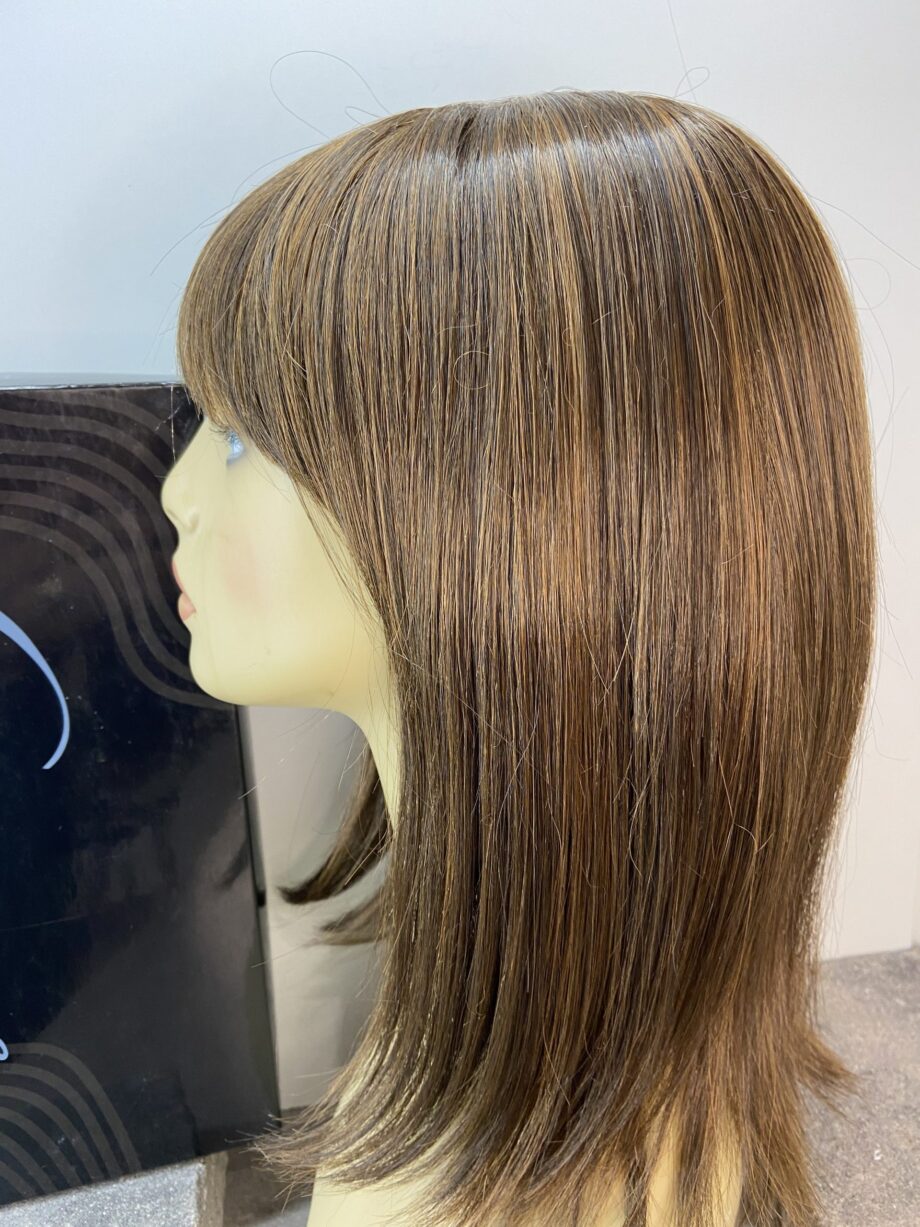 Brown mid length wig. Plbrls59