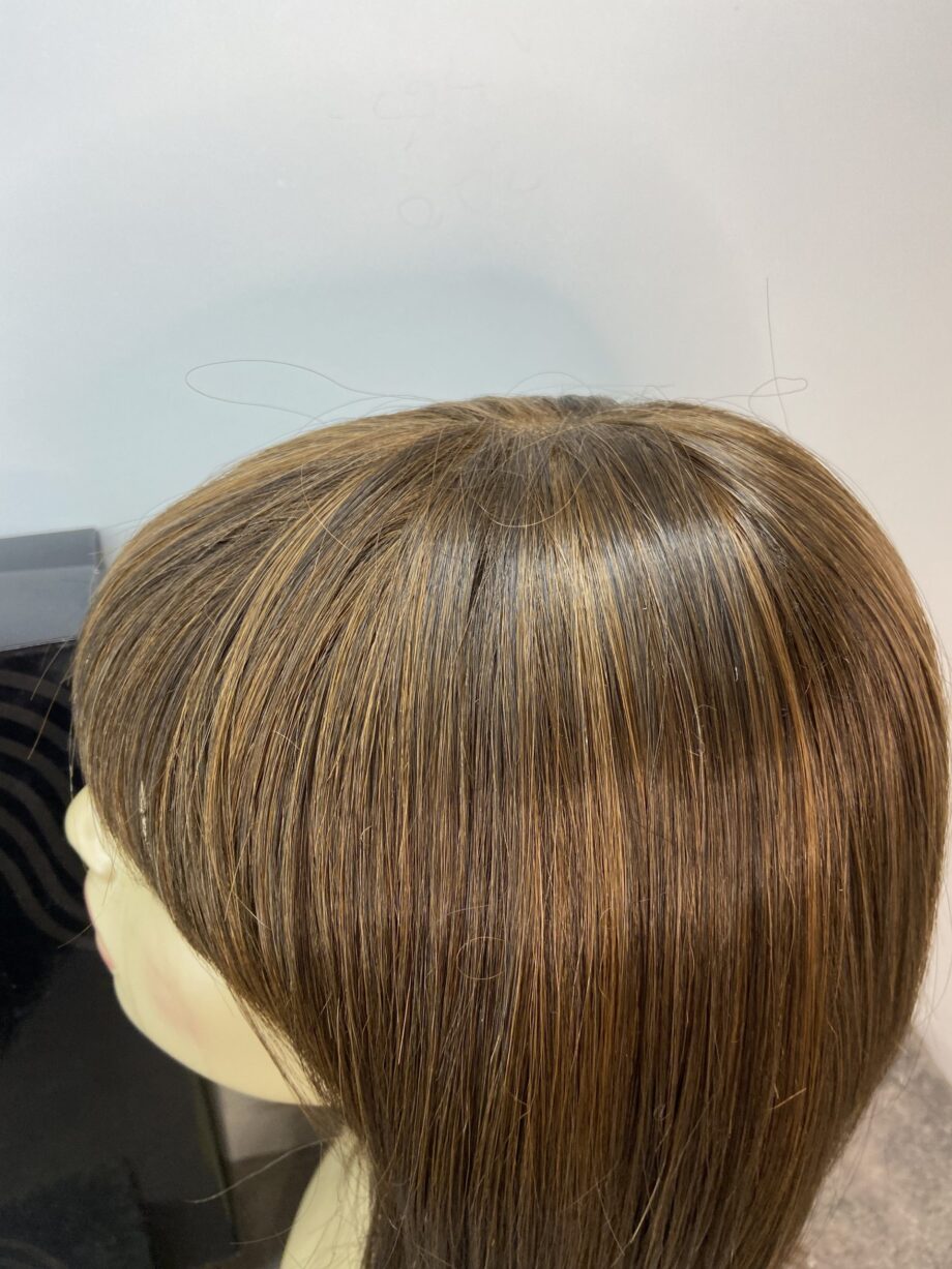 Brown mid length wig. Plbrls59