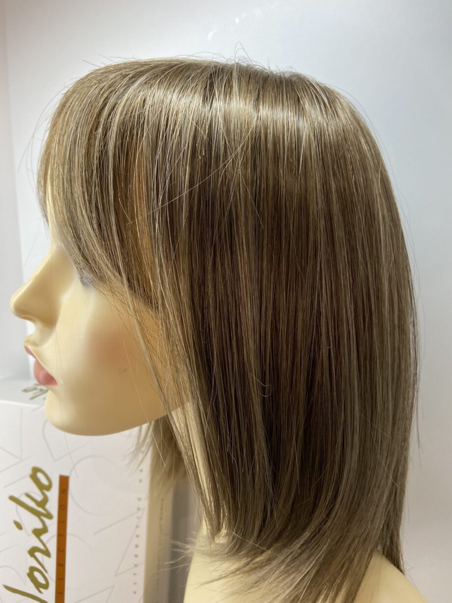 New mid brown wig. Bnbrms58