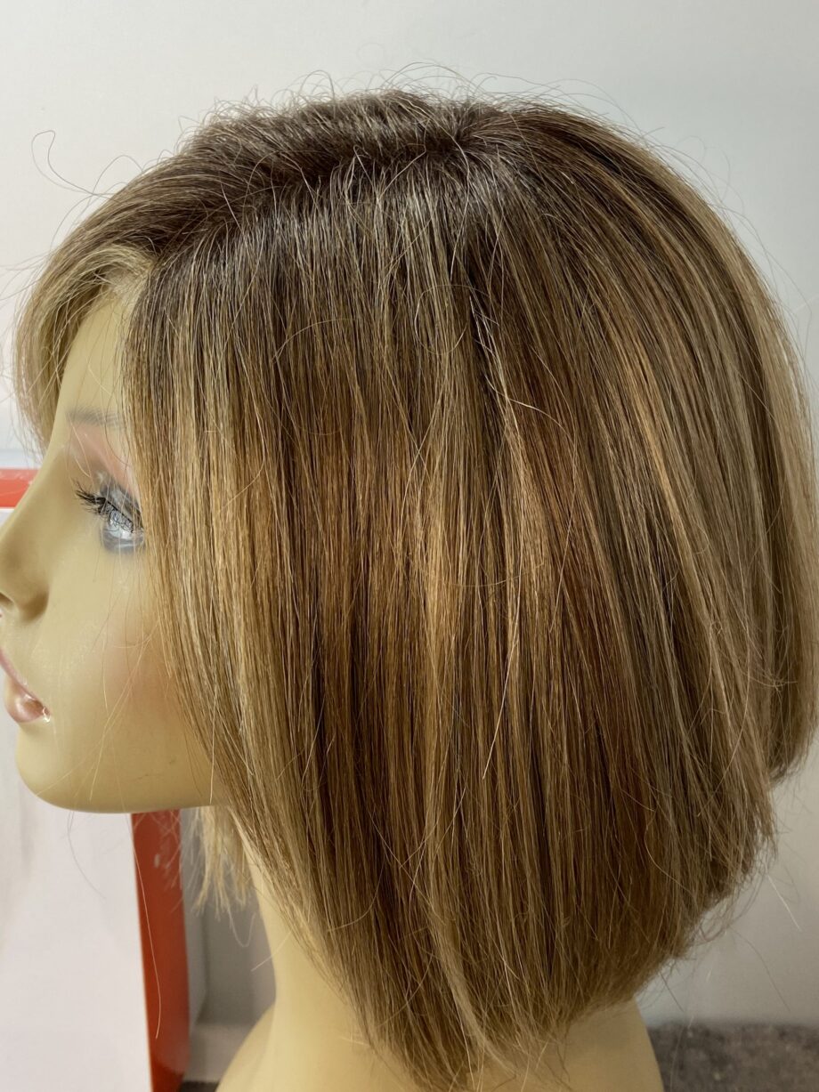 Blonde wig. Bblms61
