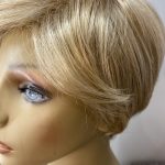 Blonde short wig. Plblss6024