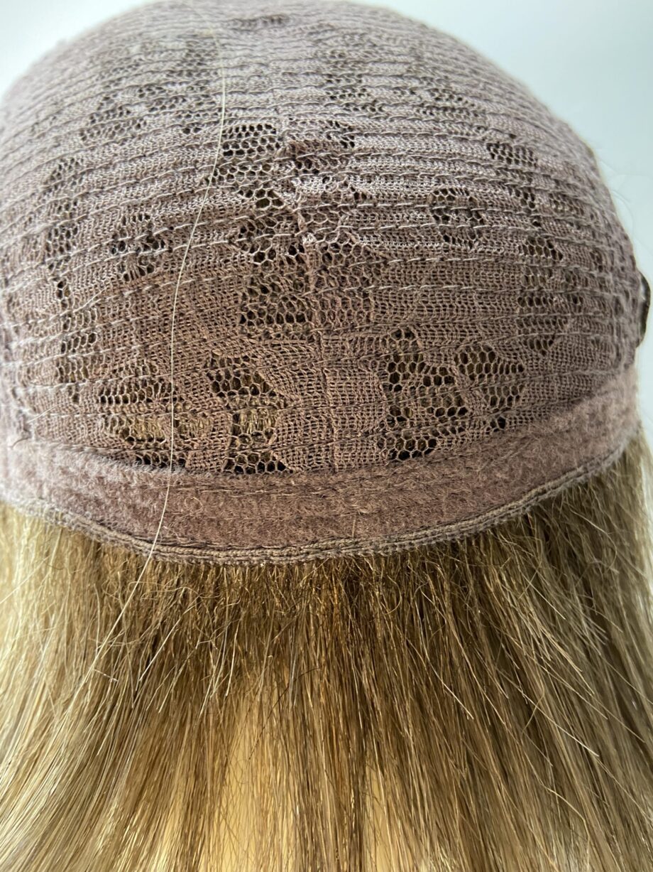 New mid brown wig. Bnbrms58