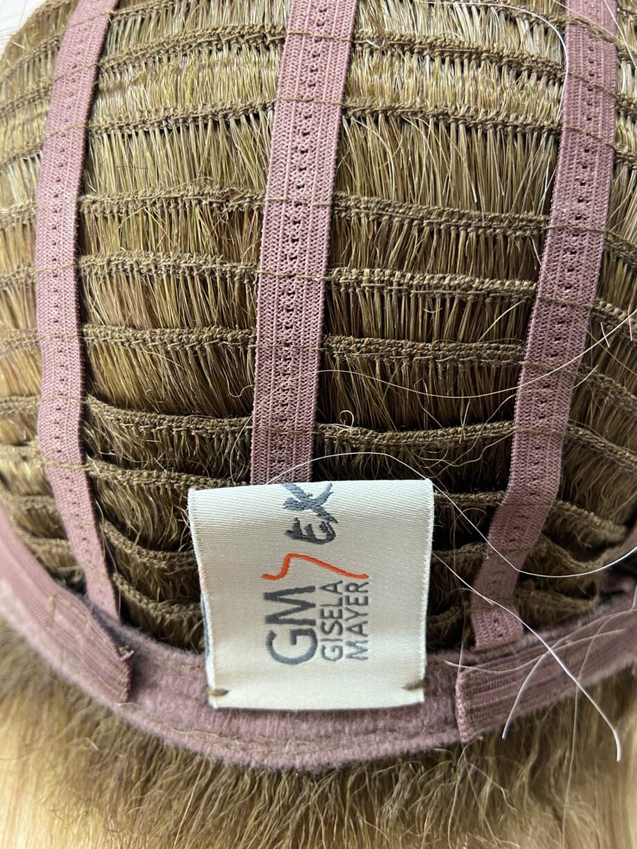 Blonde rooted mid length. Plblms6023