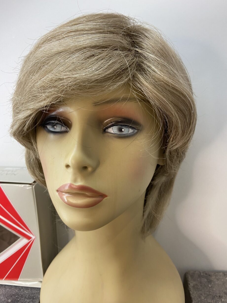 Soft blonde wig. Bplmw71