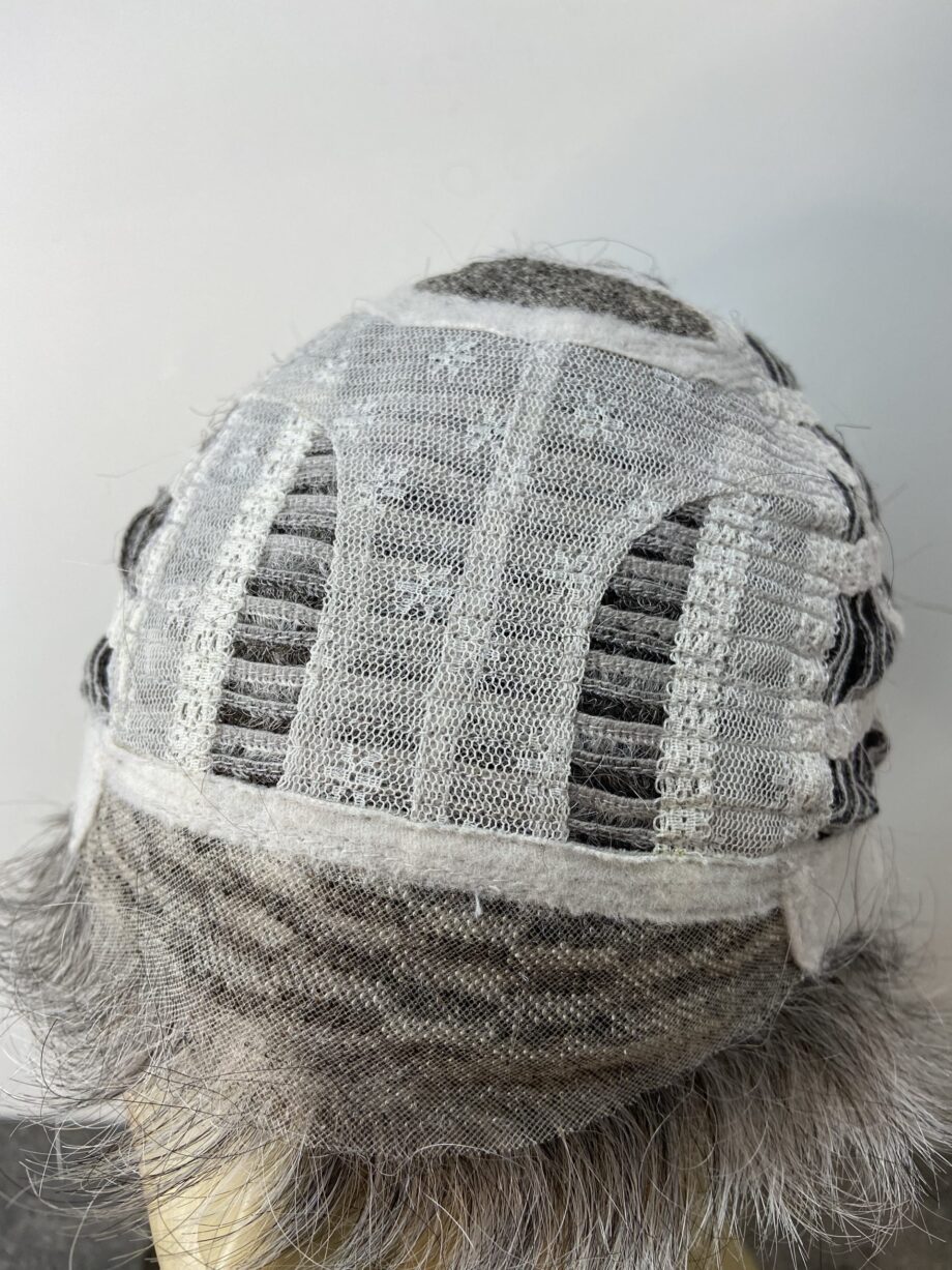 Silver short wig. Plgss6019