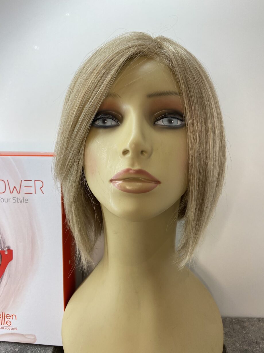 Blonde wig. Bblms63