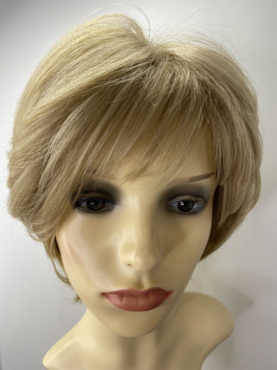 Full light blonde wig. Pplblms788