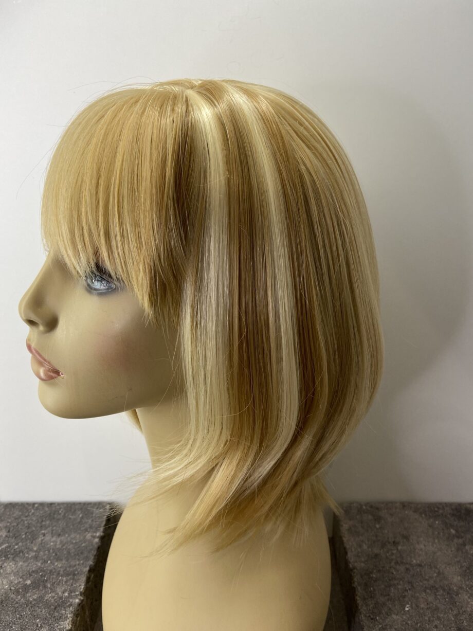 Silky soft blonde wig. Pplblks793