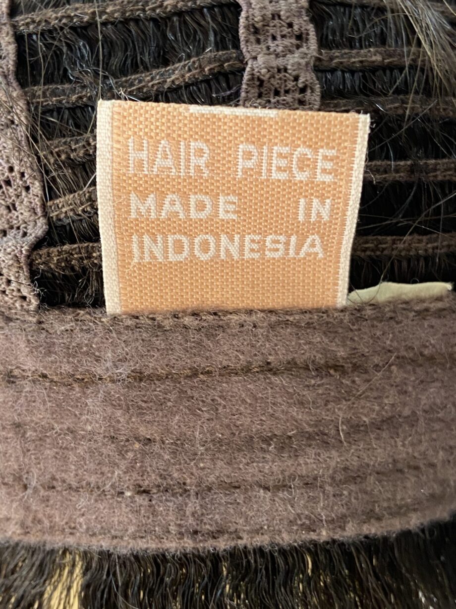 Sleek short brown. Brss585