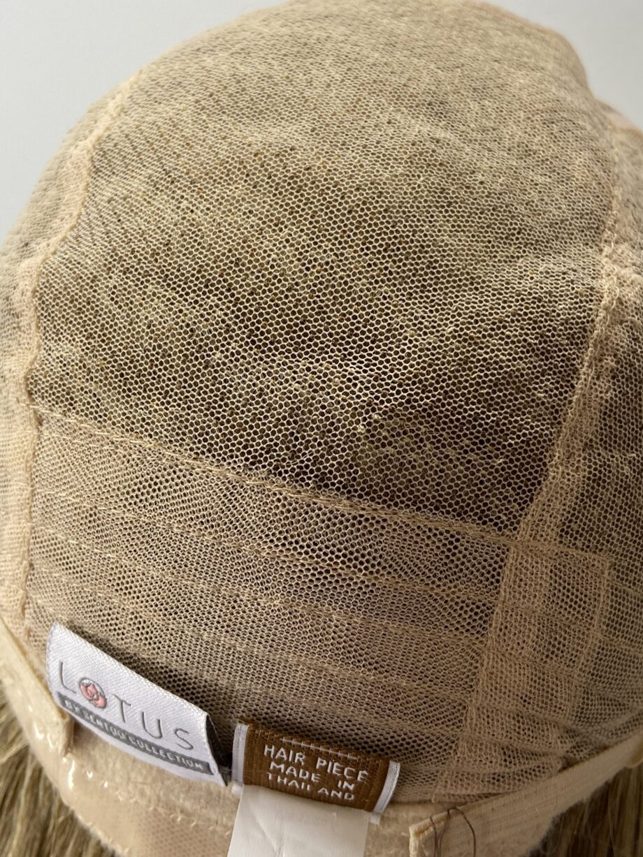 New boxed soft cap blonde wig. Bblls82