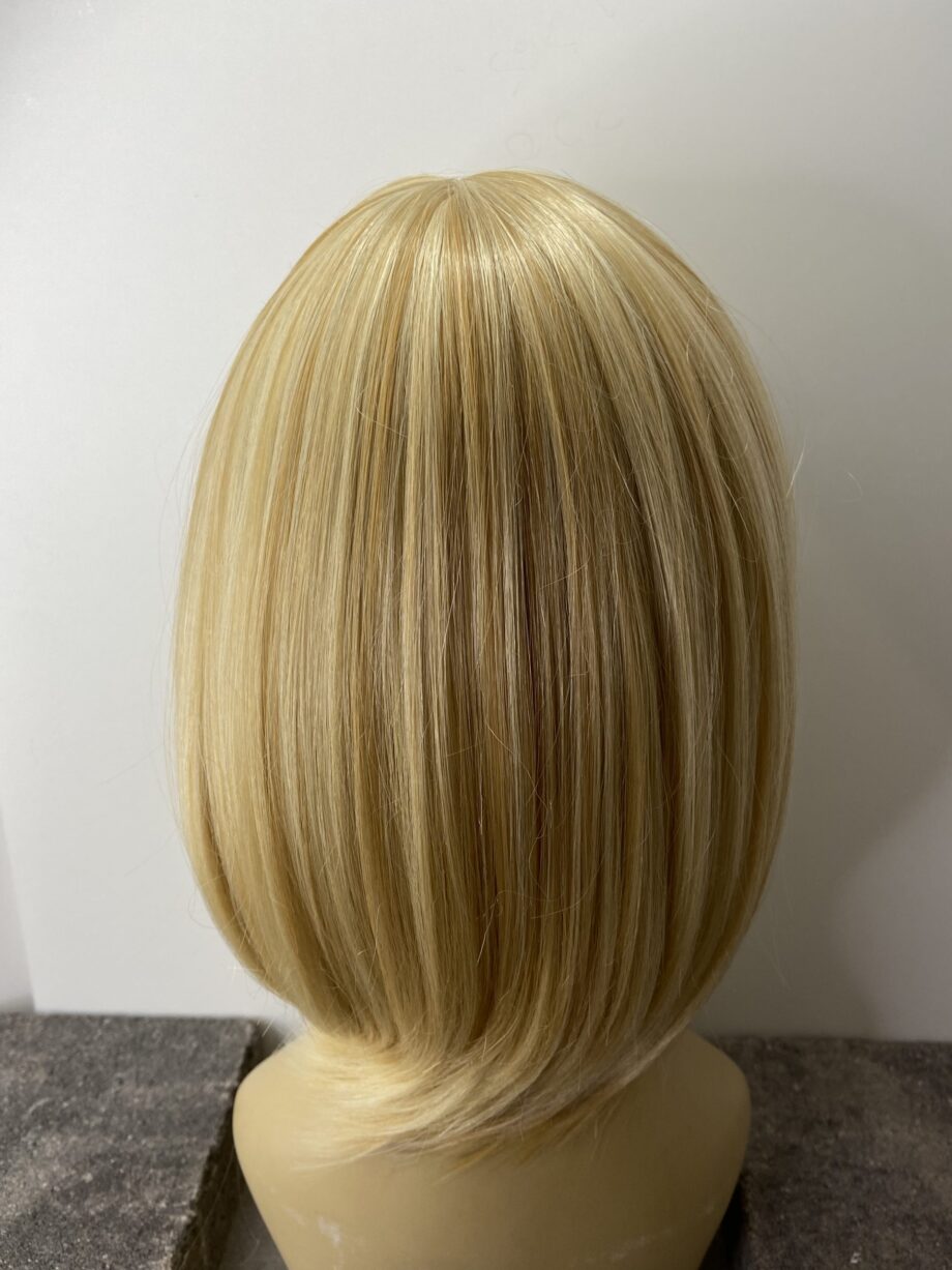 Silky soft blonde wig. Pplblks793