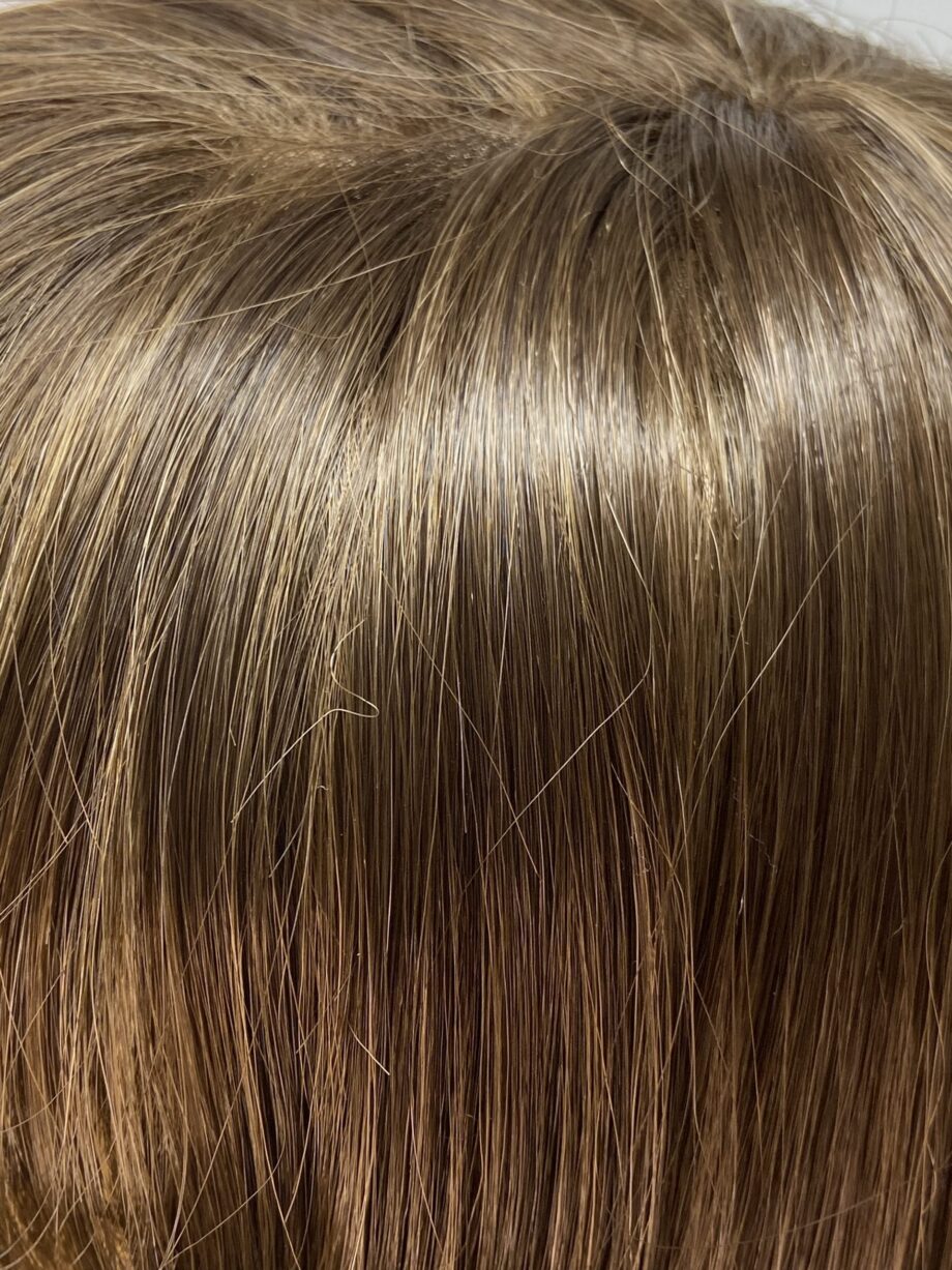 New dark brown mid length wig. Pplbrms298