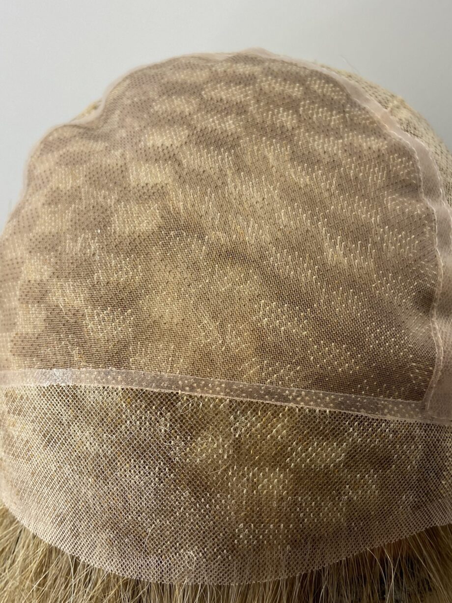 New boxed soft cap blonde wig. Bblls82