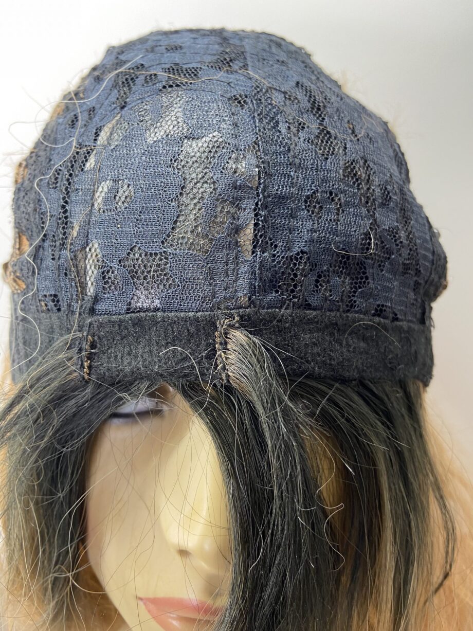 Long blonde wig. Pplbllw297