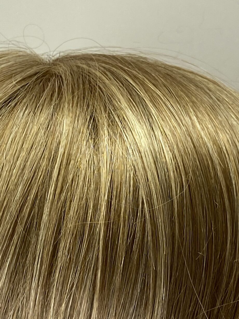 New boxed soft cap blonde wig. Bblls82