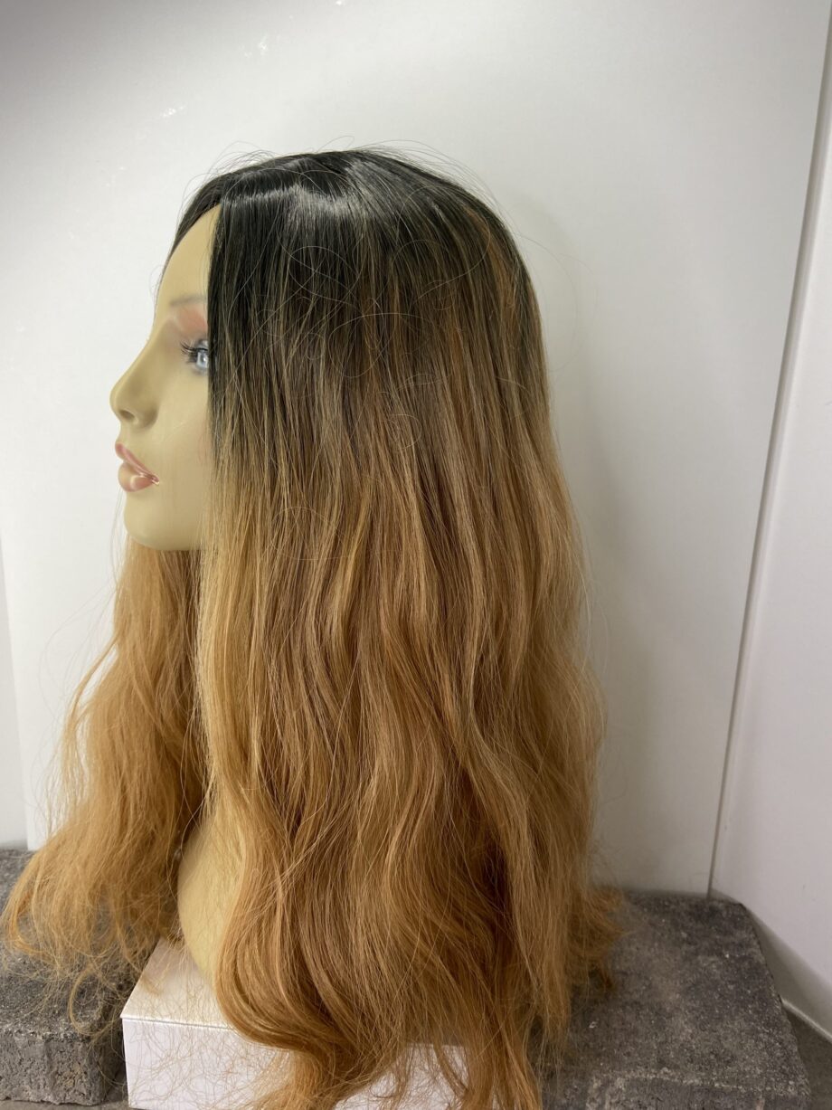 Long blonde wig. Pplbllw297