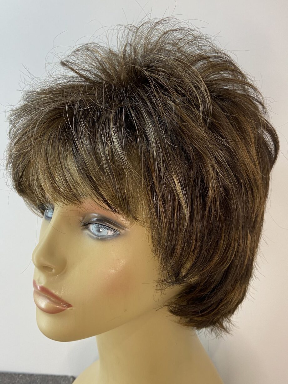 Brown stylish wig. Brmw584