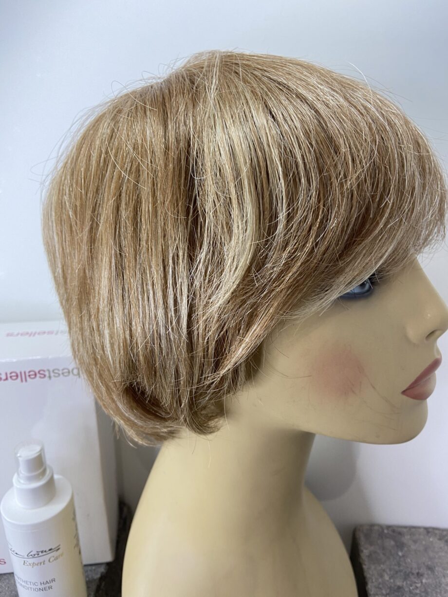 Boxed stylish honey blonde with conditioner. Bblss77