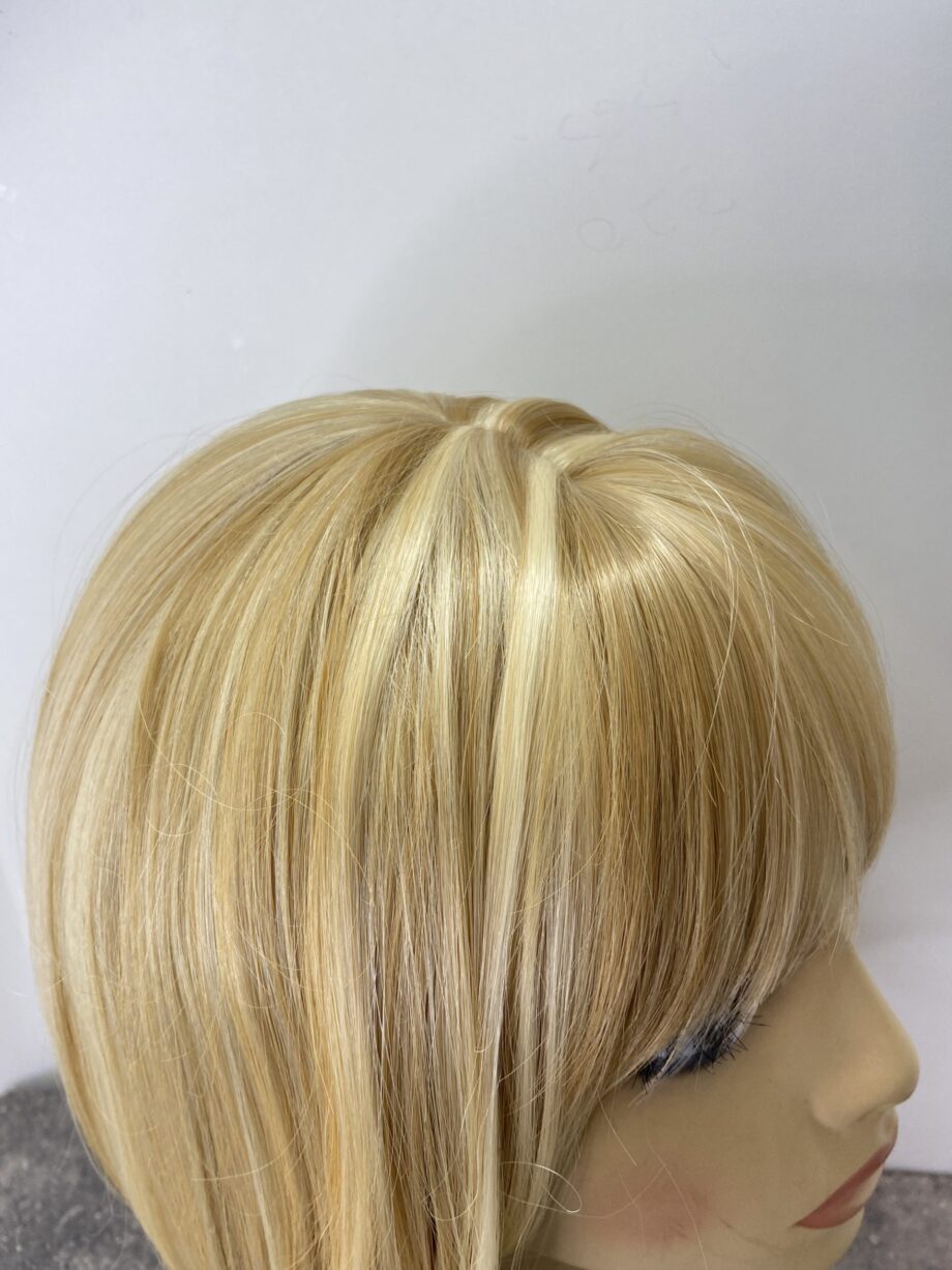 Silky soft blonde wig. Pplblks793