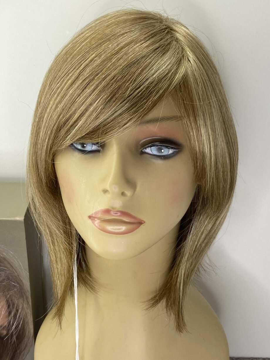 New boxed soft cap blonde wig. Bblls82