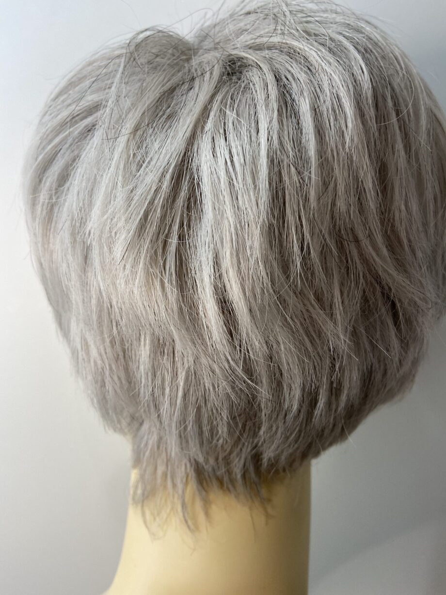 Silver short wig. Sgss583