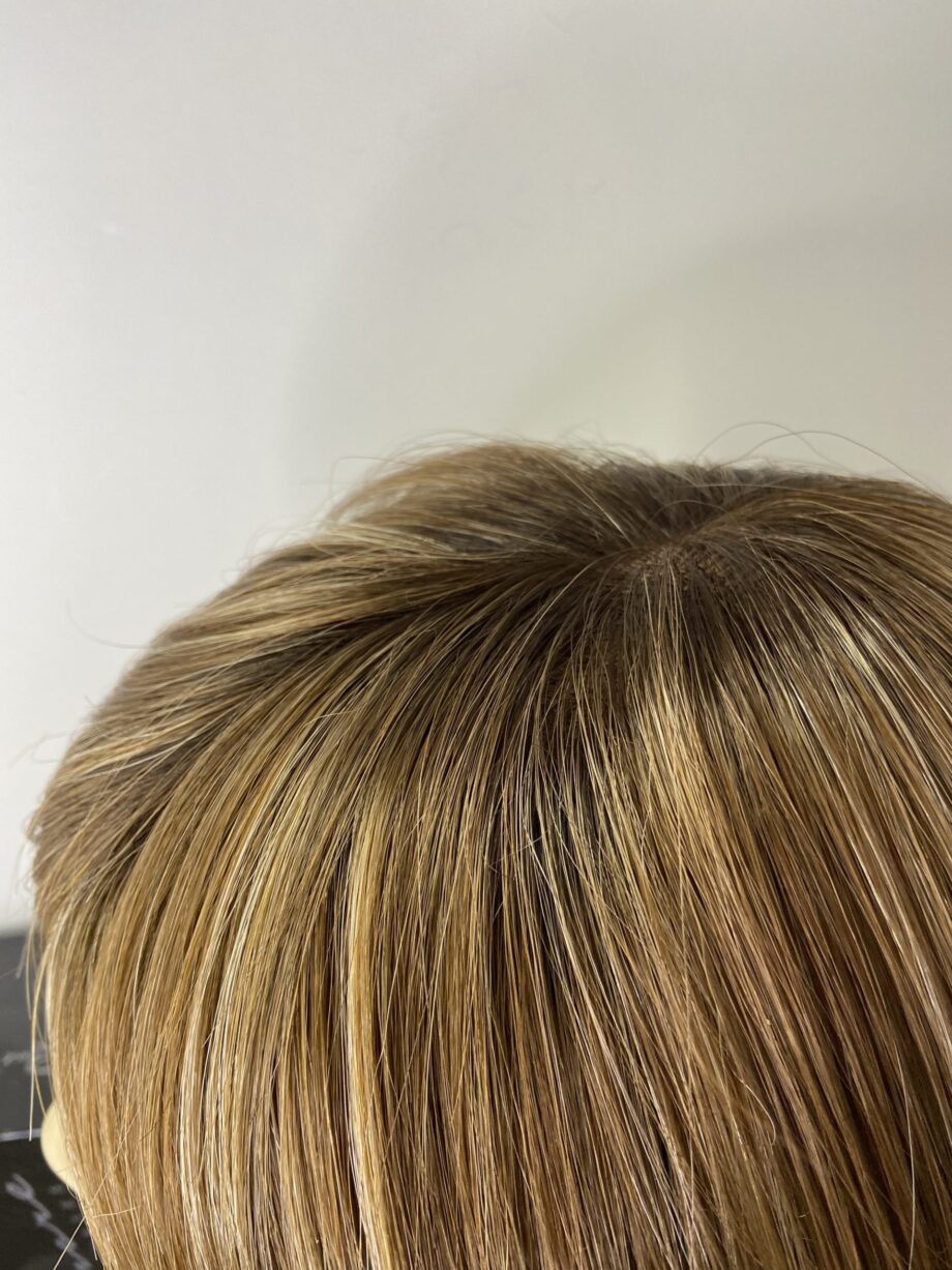 Stunning brown rooted highlighted. Bbrms85