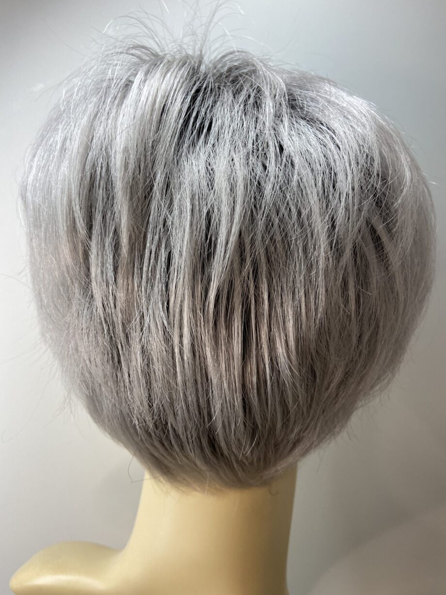 Elegant silver grey wig. Pplgss302