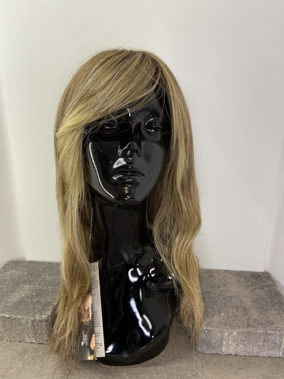 New highlighted brown wig. Newbrls8996