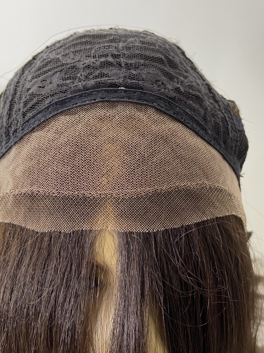 Boxed stylish brown long wig. Bbrls79