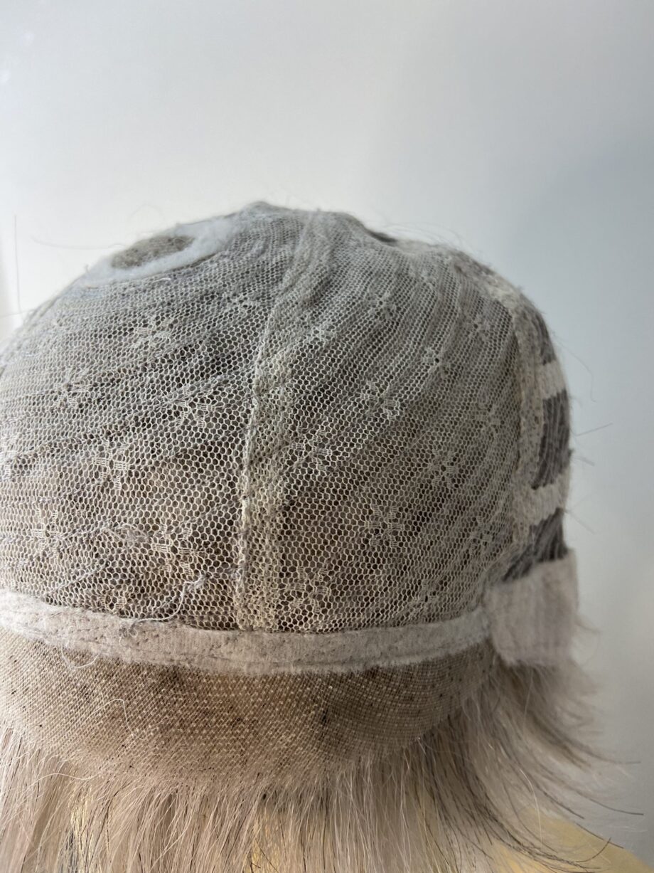 Silver short wig. Sgss583