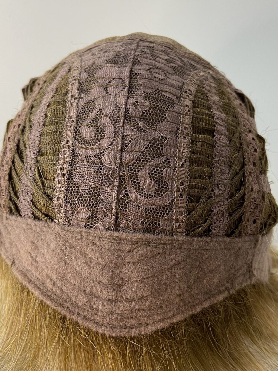 Rooted blonde wig. Blss587